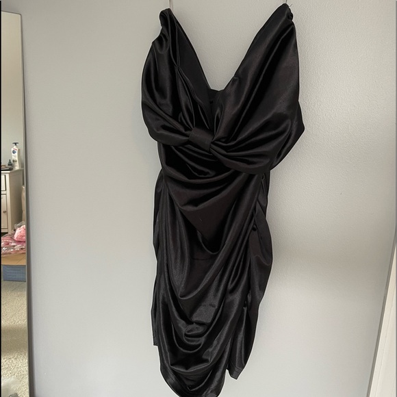 BooHoo brand new tags on Ruched Bandeau stretch mini dress - Picture 2 of 5